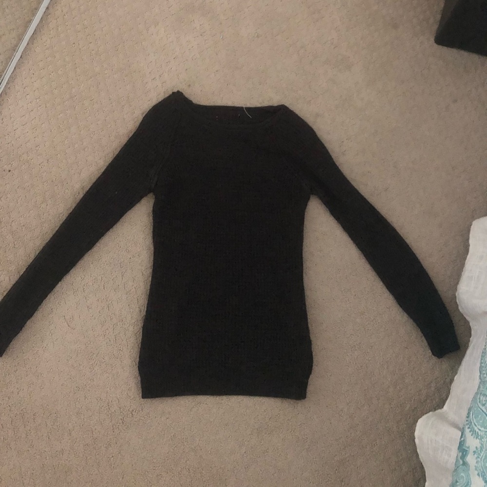 Long sleeve sweater super cute!